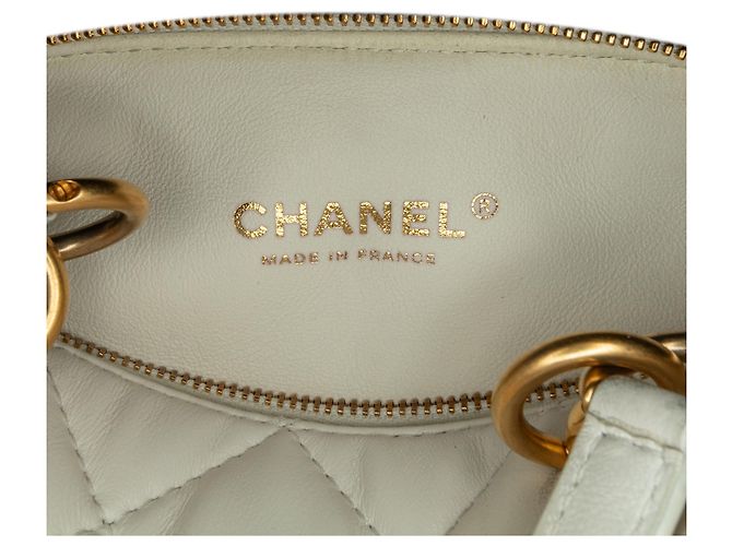 Chanel White Métiers d'Art CC Tasche aus gestepptem Lammleder mit Obergriff Weiß - Ansicht 5