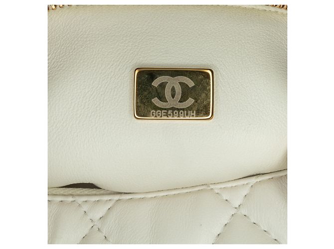 Chanel White Métiers d'Art CC Tasche aus gestepptem Lammleder mit Obergriff Weiß - Ansicht 6