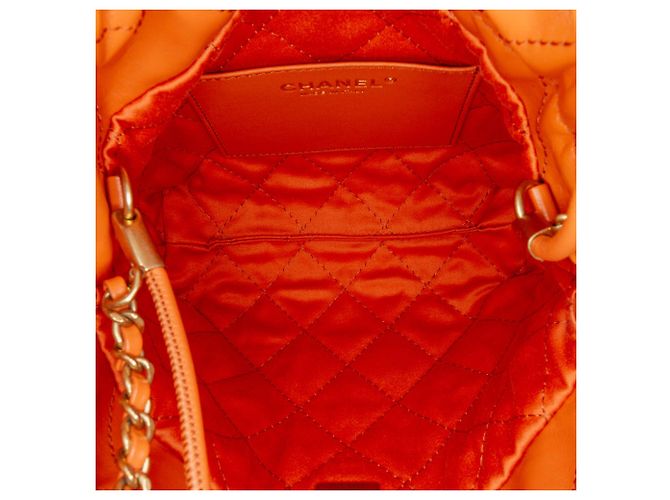 Chanel Orange Mini Handtasche aus glänzendem Kalbsleder 22 - Ansicht 4