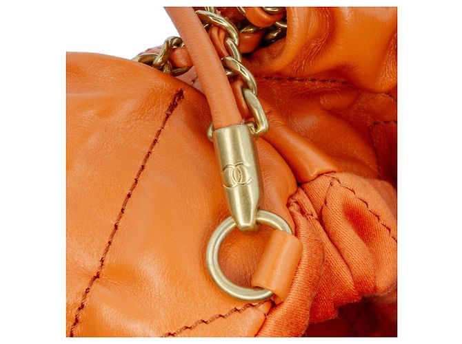 Chanel Orange Mini Handtasche aus glänzendem Kalbsleder 22 - Ansicht 8
