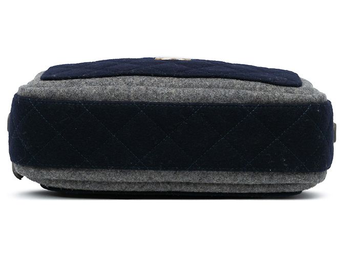 Borsa a spalla in lana Chanel Blue CC Blu navy - vista 3