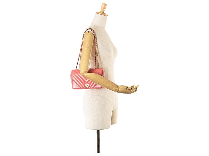 Chanel Mini Chevron em Couro de Bezerro Rosa Bolsa com Aba - vista 6