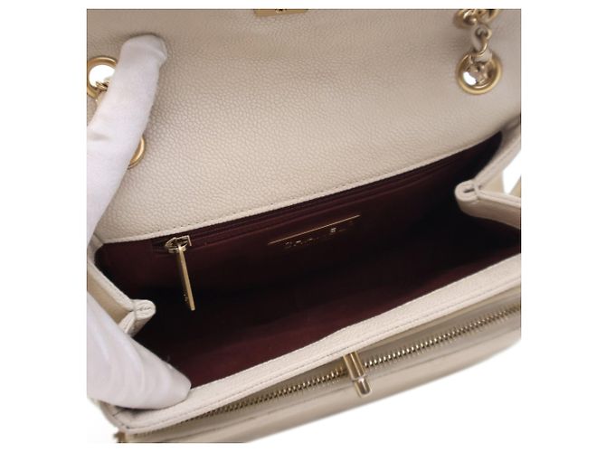 Borsa Messenger Affinity in Caviar Bianco di Chanel Crudo - vista 4