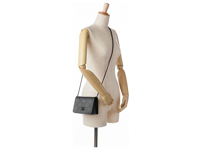 Chanel Mini Propeller in Pelle di Vitello Nera Nero - vista 10