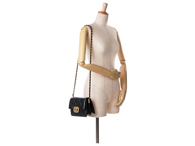 Bolsa transversal octogonal em couro de cordeiro acolchoado preto Chanel - vista 10