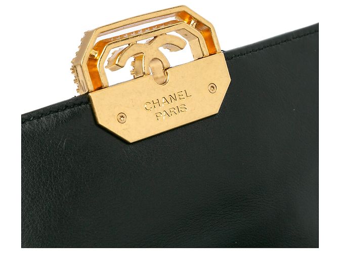 Bolsa transversal octogonal em couro de cordeiro acolchoado preto Chanel - vista 9