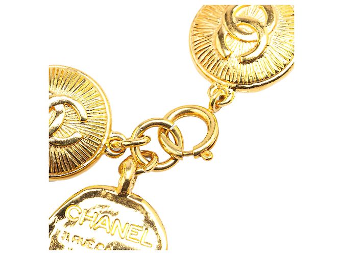 Pulsera medallón CC Rue Cambon chapada en oro Chanel Dorado - vista 4