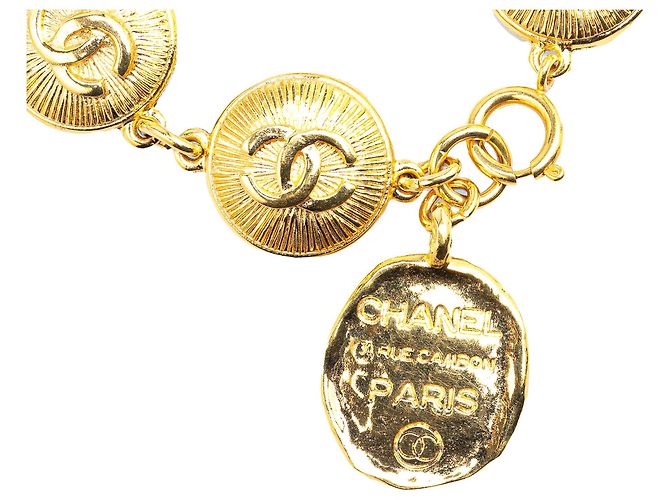 Pulsera medallón CC Rue Cambon chapada en oro Chanel Dorado - vista 5
