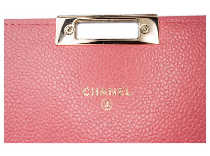 Wallet On Chain Cartera Chanel de caviar acolchado rosa con cadena dorada - vista 6
