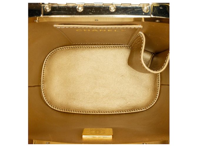 Vanity Custodia da trucco in pelle verniciata nera trapuntata con logo Chanel e catena Nero - vista 4