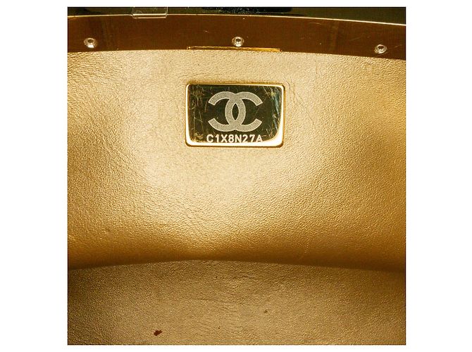Vanity Custodia da trucco in pelle verniciata nera trapuntata con logo Chanel e catena Nero - vista 6