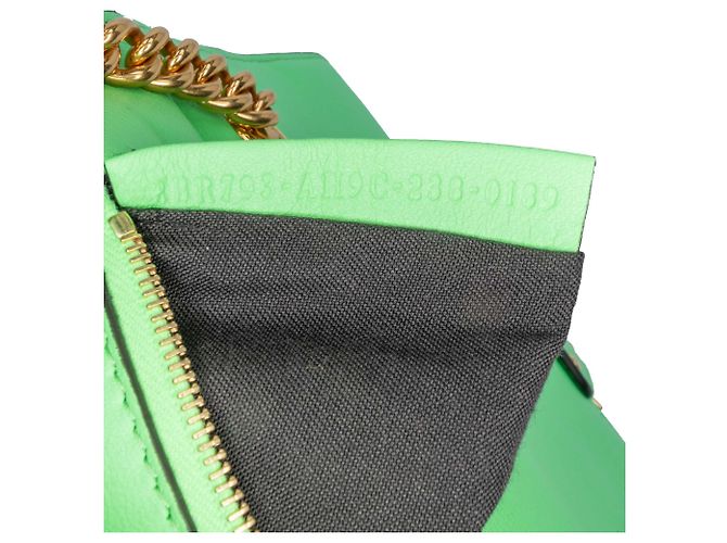 Fendi Baguette Midi em couro embutido Zucca verde com corrente Verde claro - vista 7