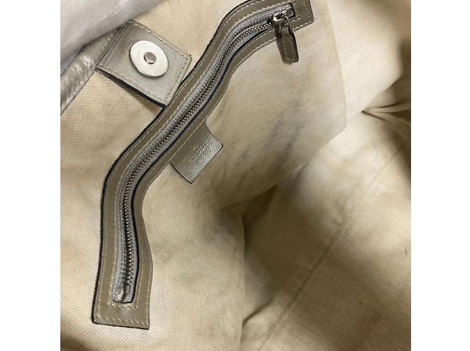 Borsa a spalla Gucci GG Stampata Beige D'oro - vista 14