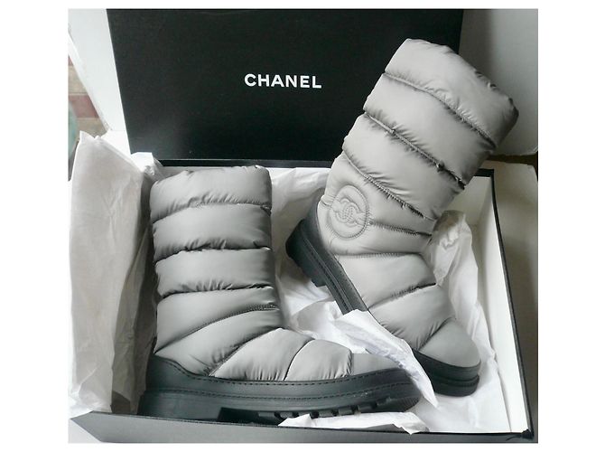 CHANEL Graue Schneestiefel Zustand fast neu T40,5 IT - Ansicht 2