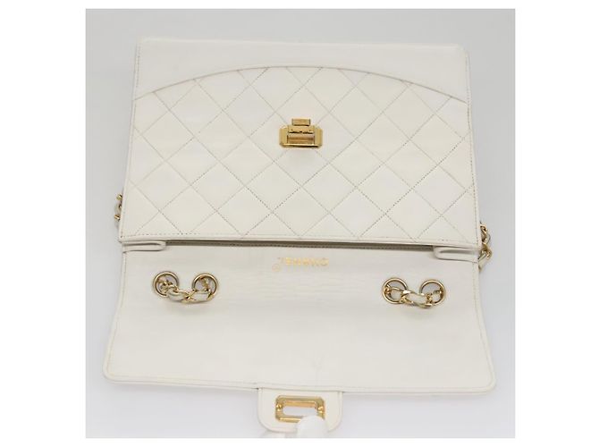 CHANEL Borsa a Spalla Matelassé in Pelle Bianca Oro CC Auth 107700 Bianco D'oro - vista 15