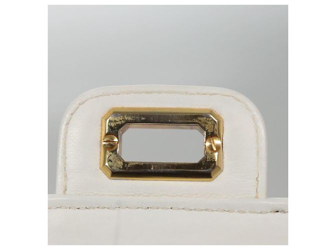 CHANEL Borsa a Spalla Matelassé in Pelle Bianca Oro CC Auth 107700 Bianco D'oro - vista 19