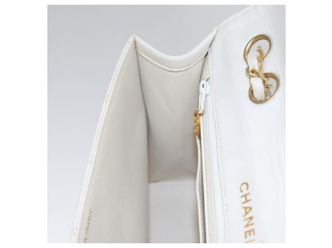 CHANEL Borsa a Spalla Matelassé in Pelle Bianca Oro CC Auth 107700 Bianco D'oro - vista 23