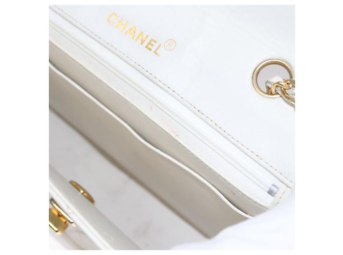 CHANEL Borsa a Spalla Matelassé in Pelle Bianca Oro CC Auth 107700 Bianco D'oro - vista 25