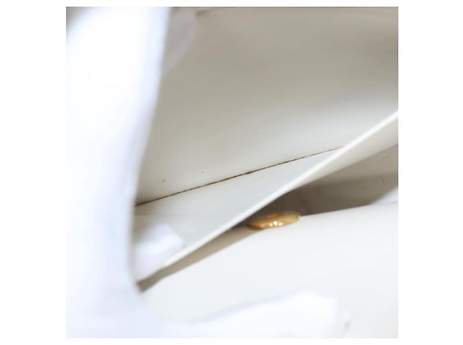CHANEL Borsa a Spalla Matelassé in Pelle Bianca Oro CC Auth 107700 Bianco D'oro - vista 27