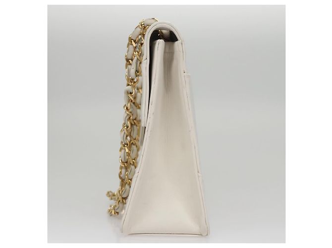 CHANEL Borsa a Spalla Matelassé in Pelle Bianca Oro CC Auth 107700 Bianco D'oro - vista 4