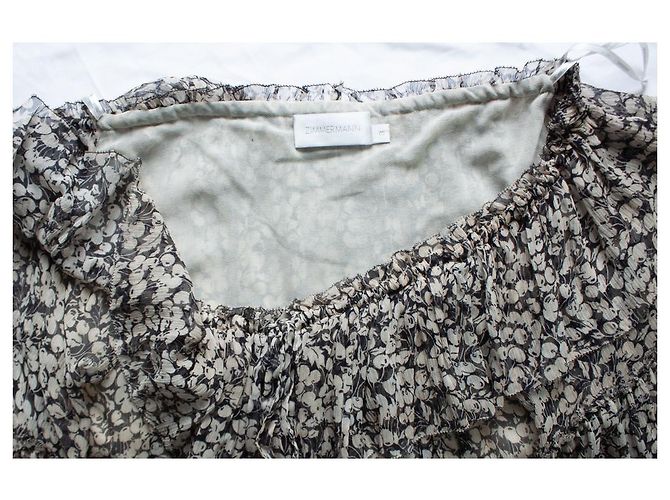Autre Marque Zimmermann Prima Cherry Off-Shoulder Volantkleid Schwarz - Ansicht 7