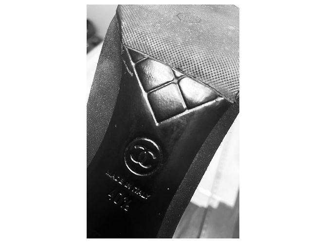Botines Chanel de piel de ciervo negros tacón 10 cm - vista 7