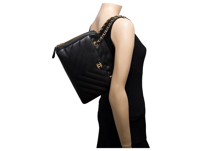 CHANEL Camera Bag in Black Leather - 102439 - view 12