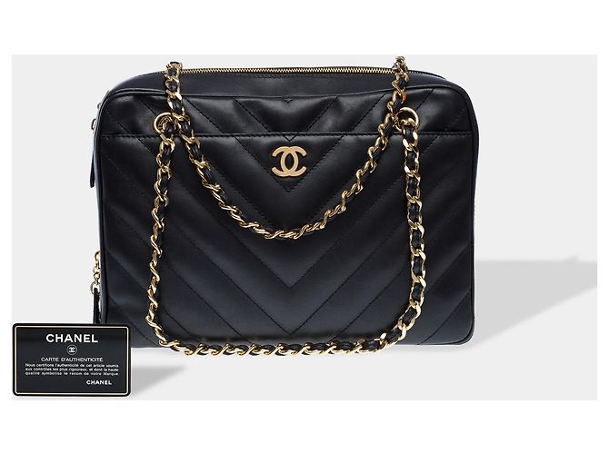 CHANEL Camera Bag in Black Leather - 102439 - view 2