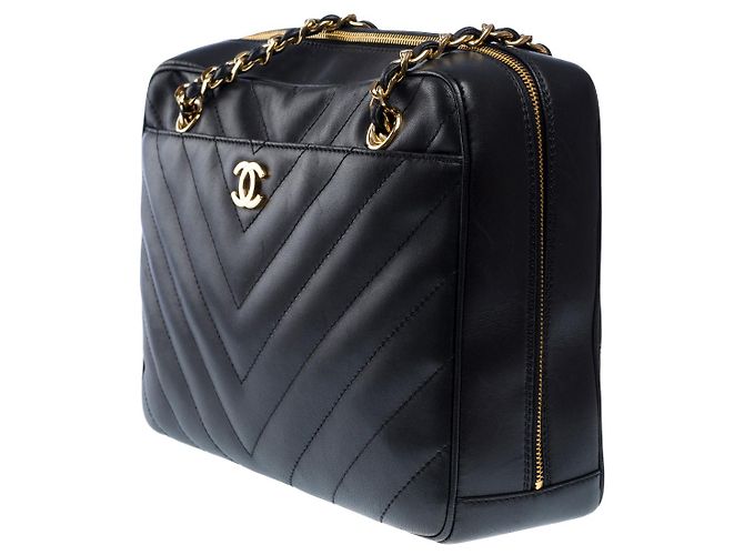 CHANEL Camera Bag in Black Leather - 102439 - view 5
