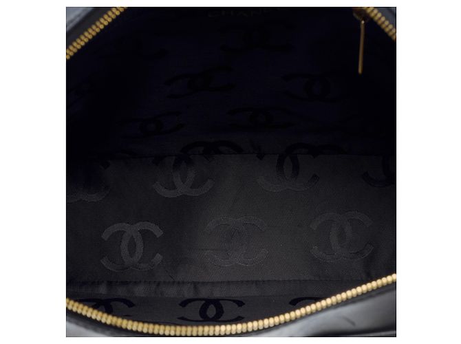 CHANEL Camera Bag in Black Leather - 102439 - view 9