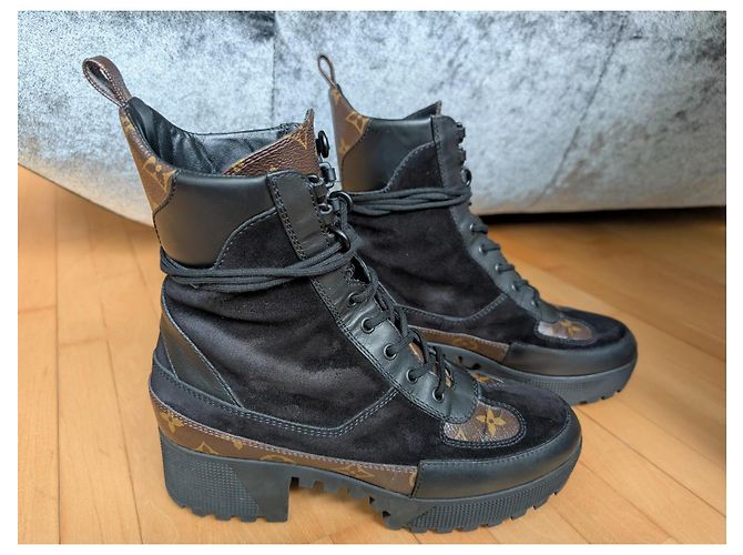 Louis Vuitton 1A4XY5 Laureate Desertboot Negro - vista 3