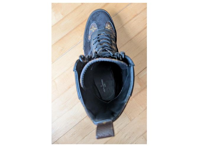 Louis Vuitton 1A4XY5 Laureate Desertboot Negro - vista 7