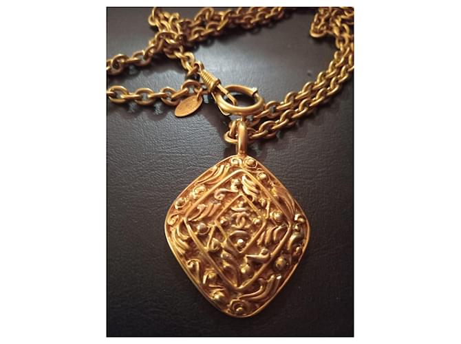 Collana Chanel Coco Mark placcata oro D'oro - vista 2