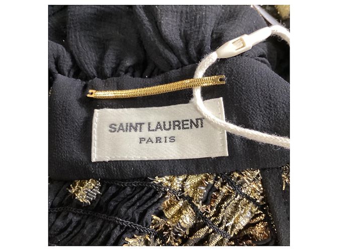 Blusa de seda preta com gola alta adornada com flores Saint Laurent - vista 5