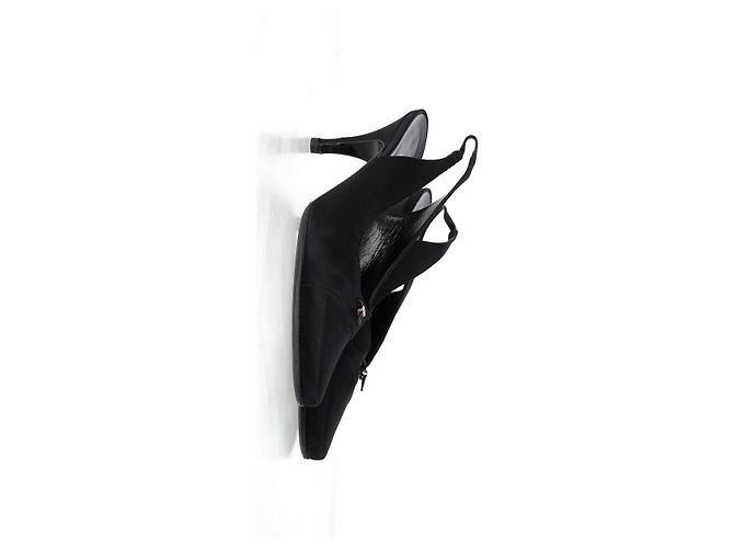 Timeless Zapatos slingback de tacón de aguja Chanel CC en satén negro - vista 10