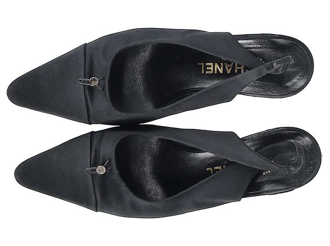 Timeless Zapatos slingback de tacón de aguja Chanel CC en satén negro - vista 9