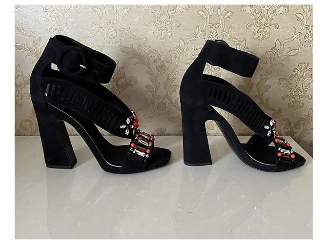 Décolleté Louis Vuitton in pelle nera con pietre Nero - vista 5