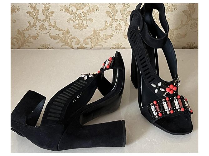 Décolleté Louis Vuitton in pelle nera con pietre Nero - vista 9