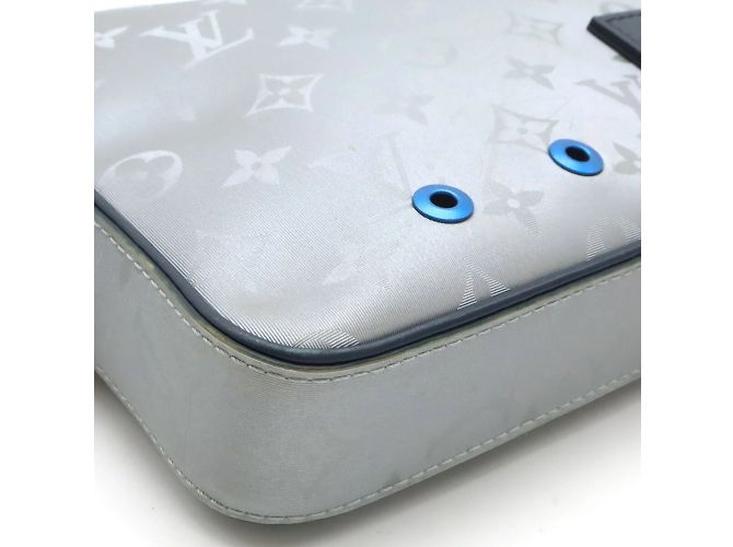 Borsa a Spalla Satellite Alpha Monogramma Louis Vuitton Grigio Blu navy - vista 4