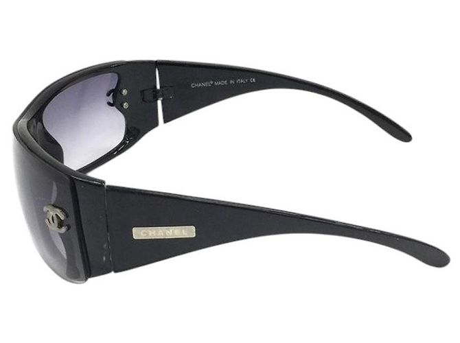 Occhiali da sole Chanel logo CC argentato con tonalità nera e viola 8047 Nero Argento Porpora - vista 2