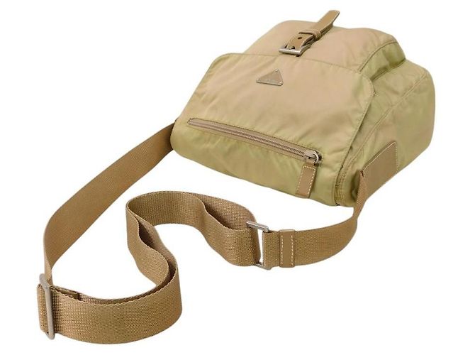 Borsa a tracolla in nylon beige con logo Prada - vista 4