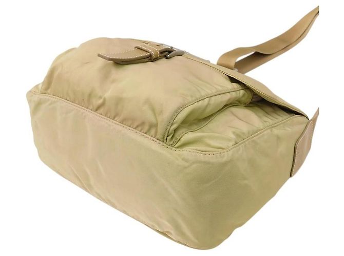 Borsa a tracolla in nylon beige con logo Prada - vista 6