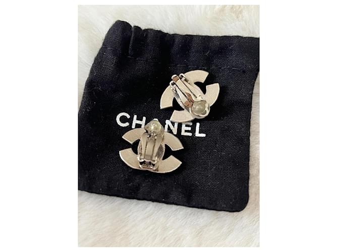 Chanel Orecchini CC argentati in perfette condizioni Argento - vista 3