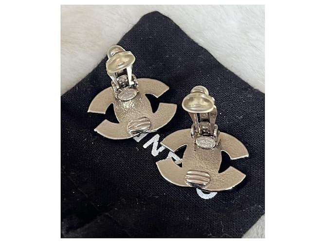 Chanel Orecchini CC argentati in perfette condizioni Argento - vista 4