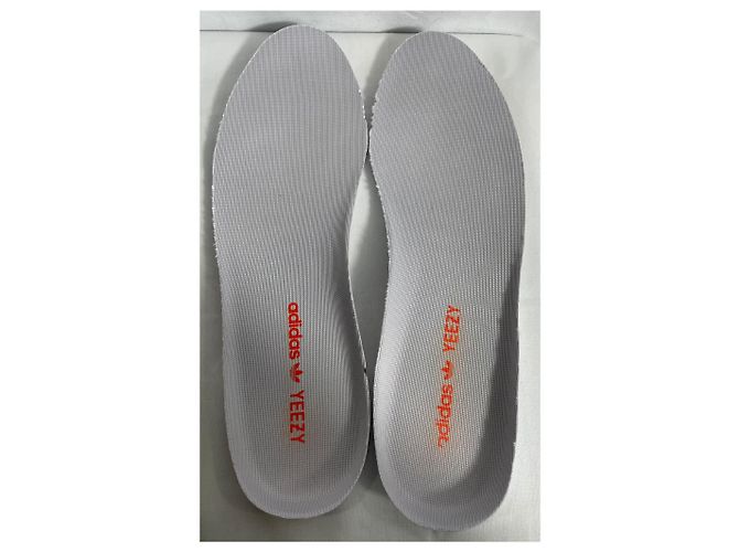 Baskets Yeezy x Adidas Boost 350 V2 Tail Light en polyester gris - vue 15