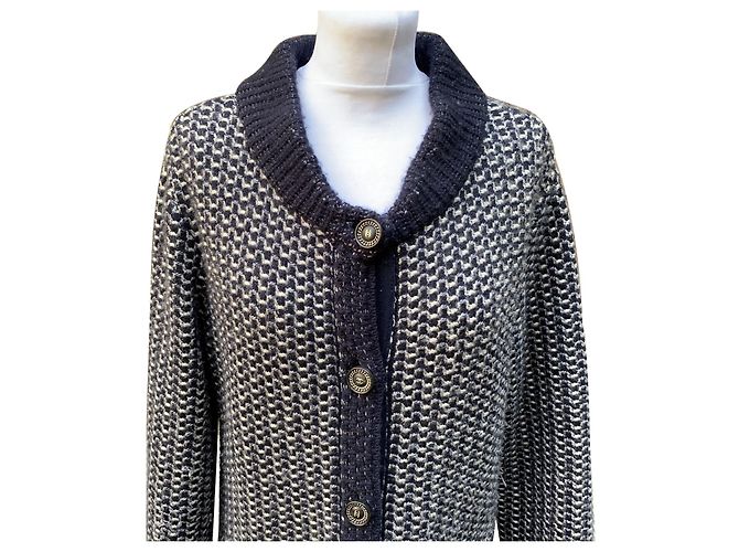 Timeless Chanel Blauer Strick-Cardigan aus Kaschmir und Seide Größe 38 FR - Ansicht 5