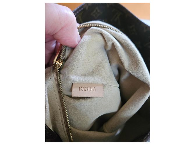 Borsa Artsy Louis Vuitton in tela monogramma Marrone - vista 5