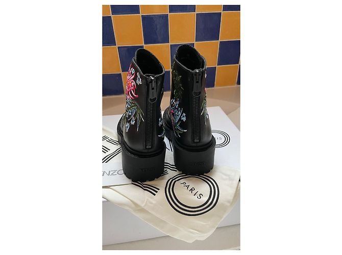 Stivaletti Kenzo in Pelle con Ricami Multicolore - vista 3