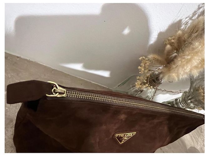 Clutch Prada in scamosciato nocciola - vista 4