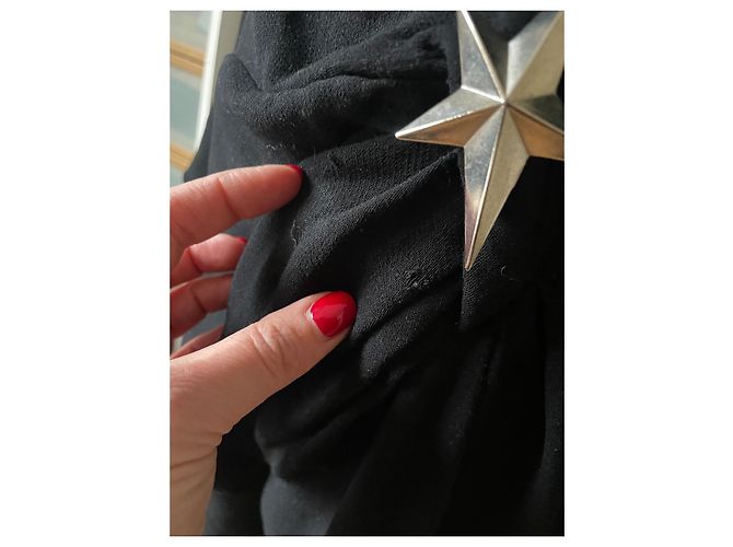 Mono negro Thierry Mugler con broche de estrella - vista 3